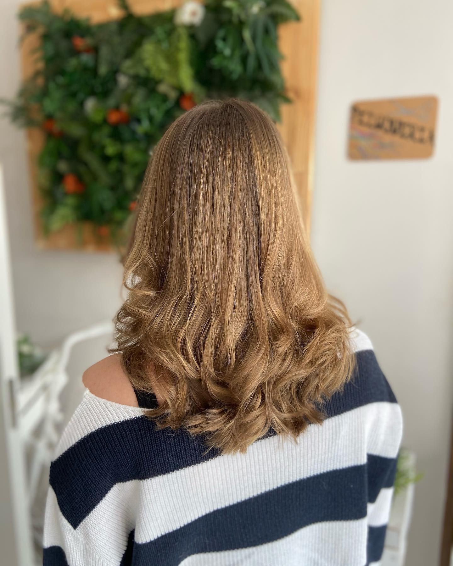 Después del trabajo de mechas en Amare Salon